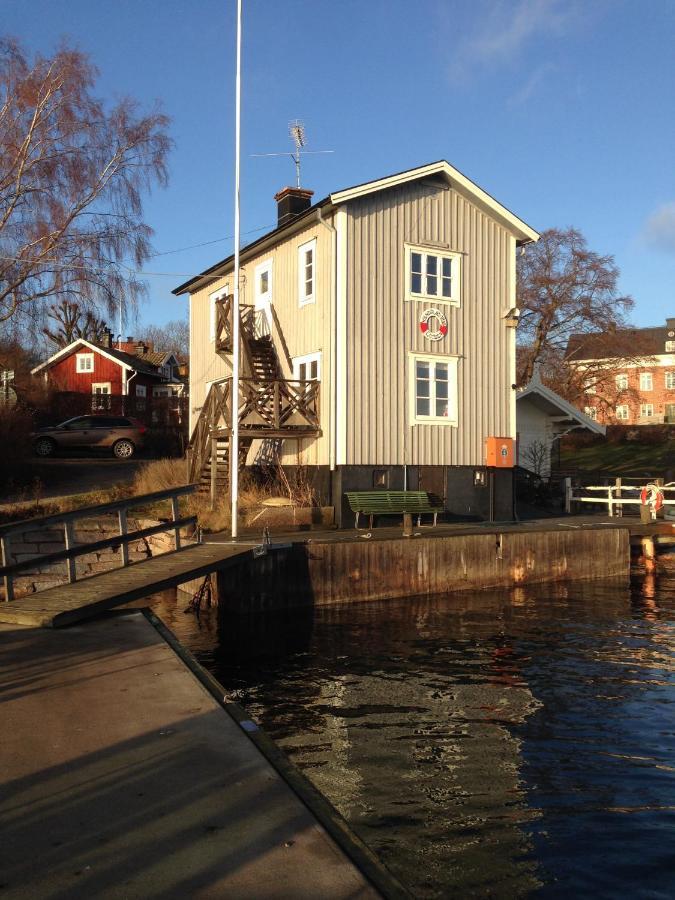 Vandrarhemmet Lotsen Dalarö Exterior foto