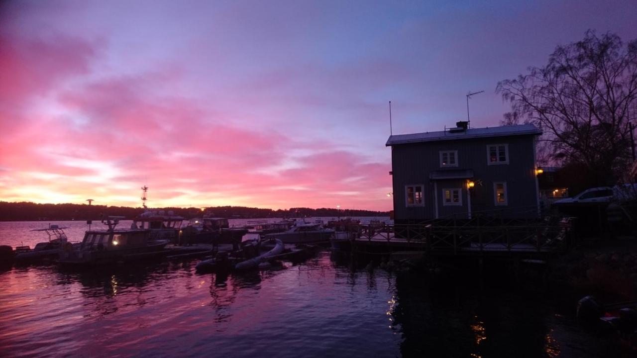 Vandrarhemmet Lotsen Dalarö Exterior foto